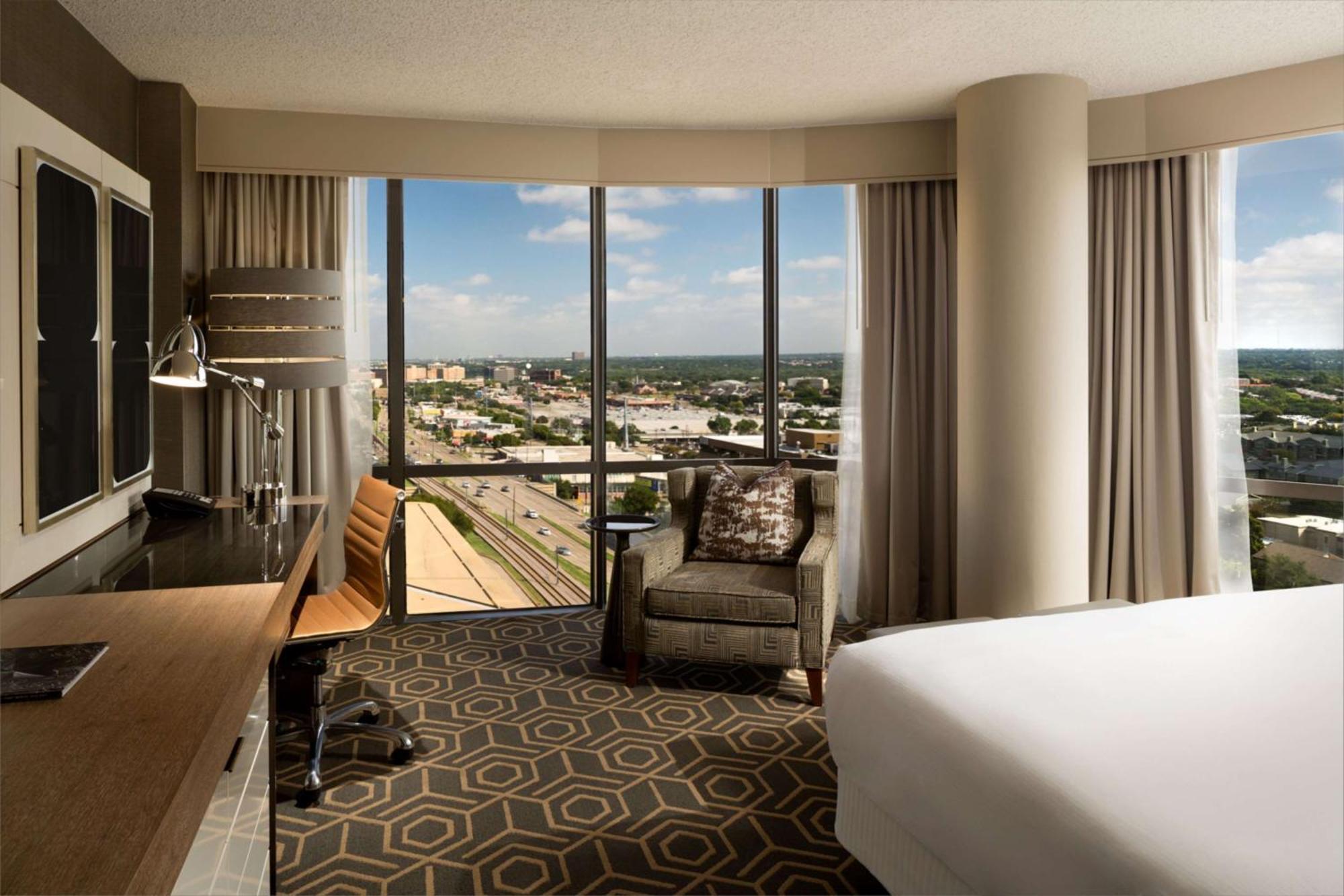 Doubletree By Hilton Hotel Dallas Campbell Centre Bagian luar foto